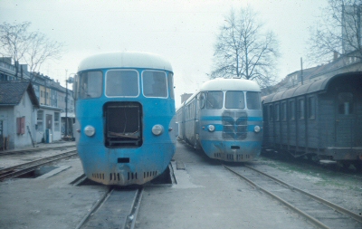 {short description of image}